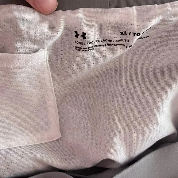 Under Armor Shorts Women's XL Fly-By 2.0 Gray Sporty Running Athleisure Lined - Picture 6 of 7